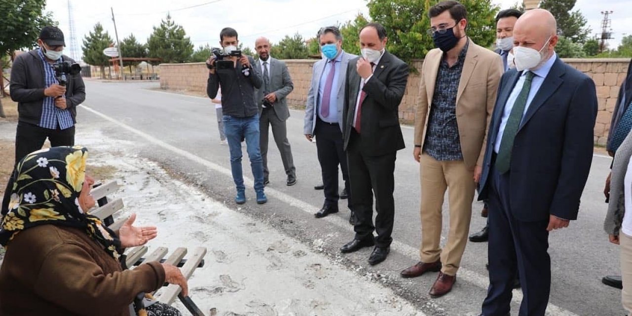 Başkan Çolakbayrakdar, "Yaptığımız hizmetlerle okuyan bir nesil yetiştiriyoruz"