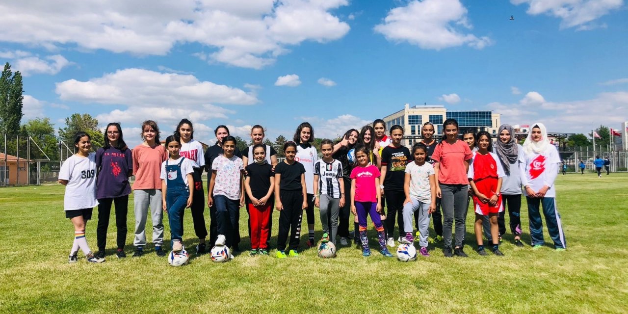 Sedat Kılınç İnşaat Kayseri Gençlerbirliği Kız FutbolAkademisi çalışmalara başladı