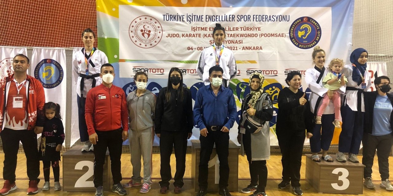 Melikgazi Taekwondo Takımı Deafolimpik branşında takım halinde şampiyon oldu