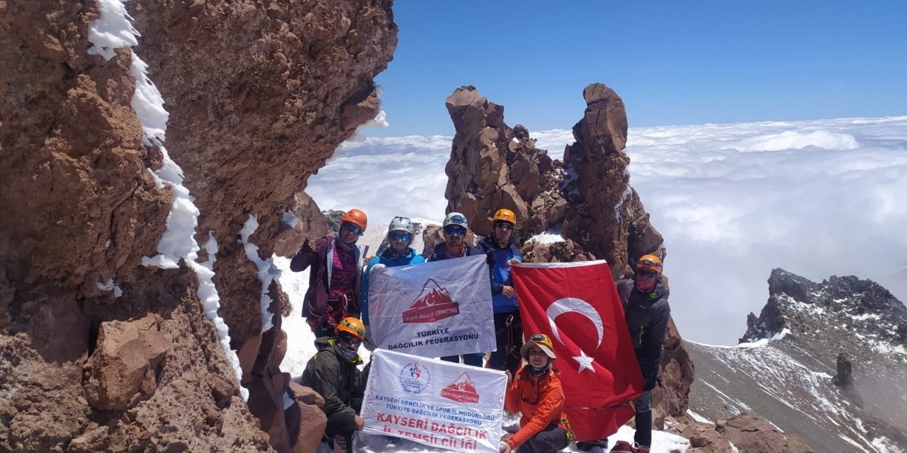 Erciyes Büyük Buzul tırmanışı yapıldı