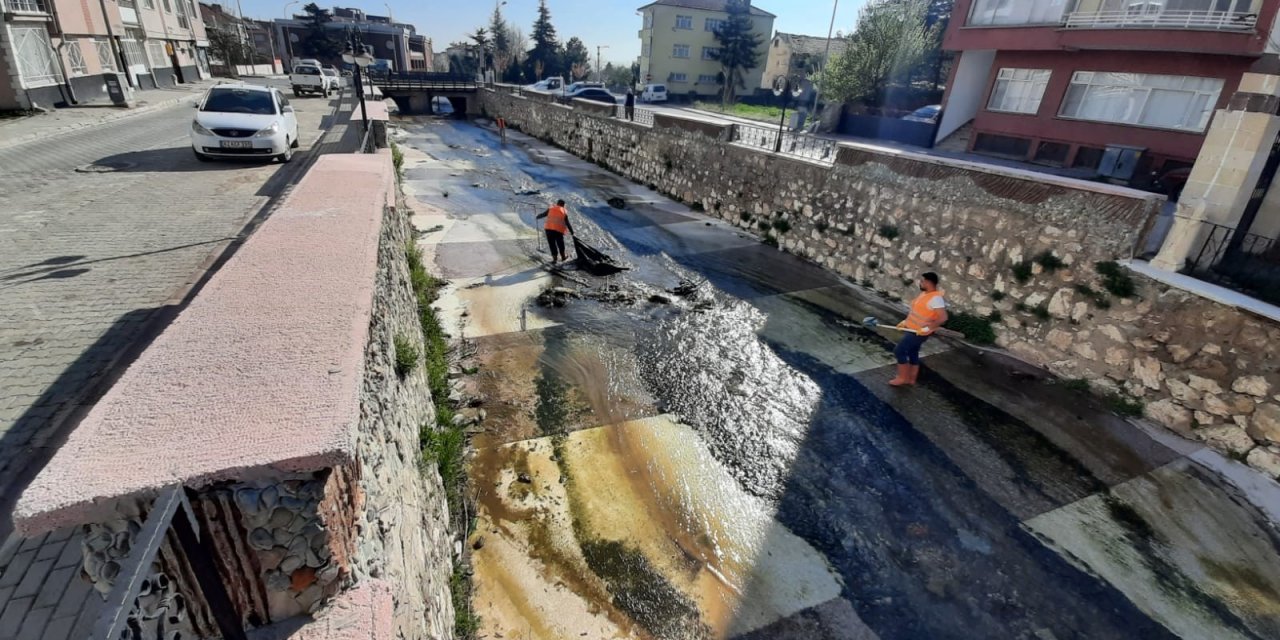 Akşehir Belediyesi’nden vatandaşlara çöp uyarısı