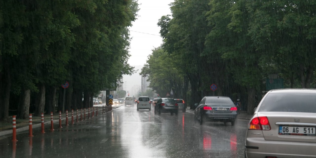 Eskişehir’de sağanak yağış