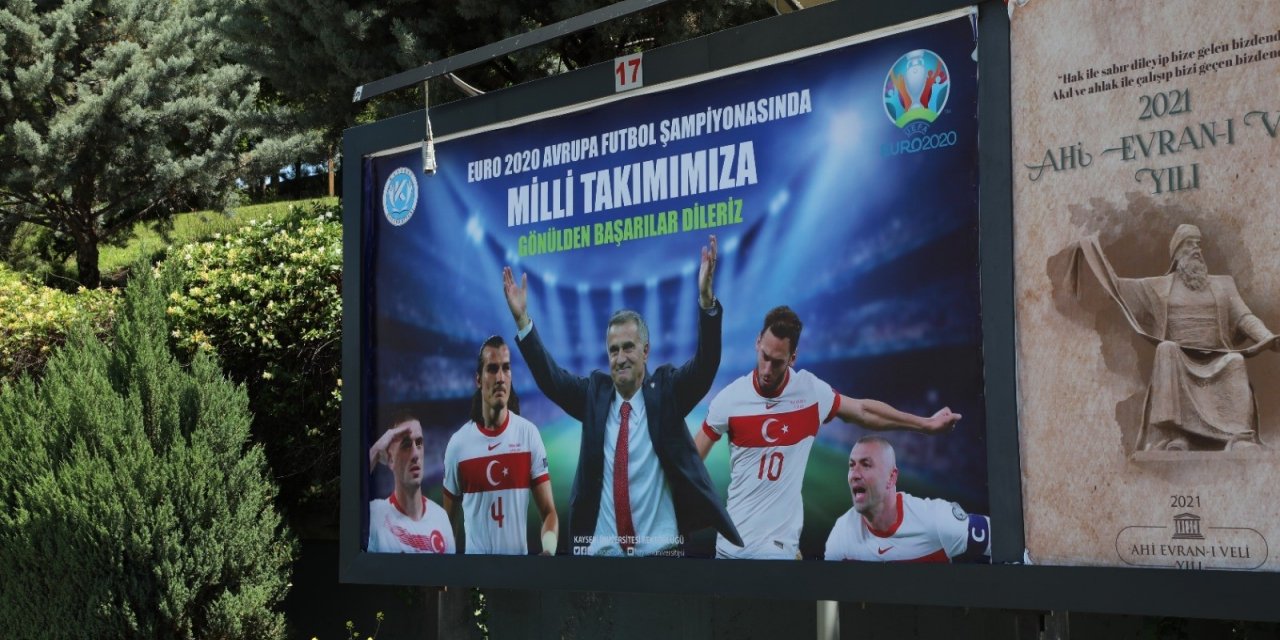 Kayseri Üniversitesi’nden Milli Takımımıza Billboardla Destek