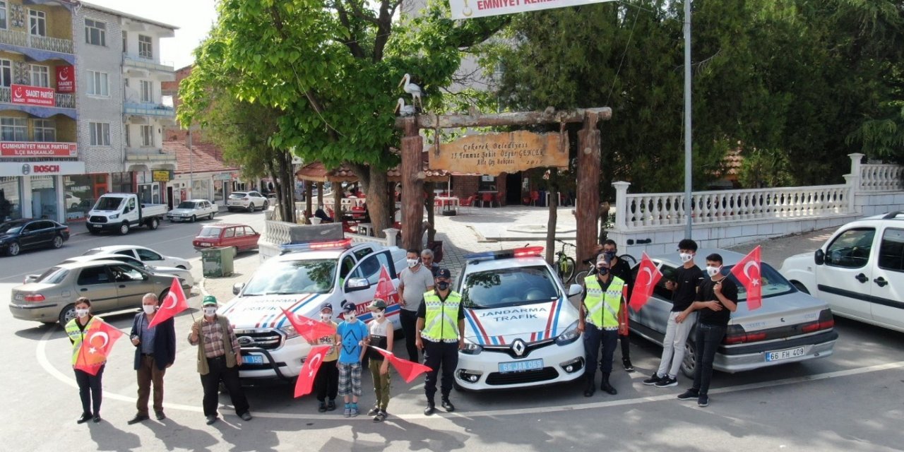 Jandarma ekipleri maske ve emniyet kemerinin önemini anlattı