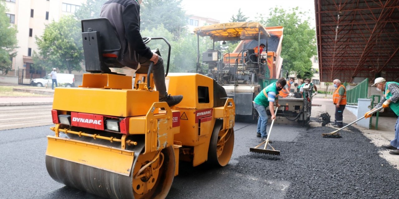 Çankaya Belediyesi’nin asfalt çalışmaları Çayyolu bölgesinde devam ediyor