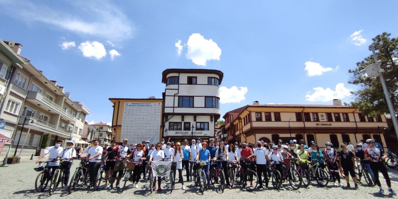 Teknik Kolej sağlık için pedalladı