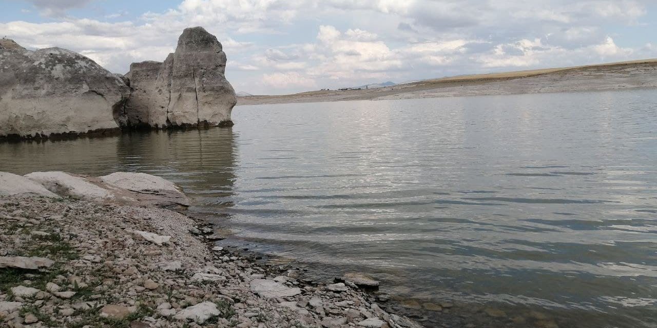 Mamasın Barajı yaz aylarındaki ihtişamını koruyor