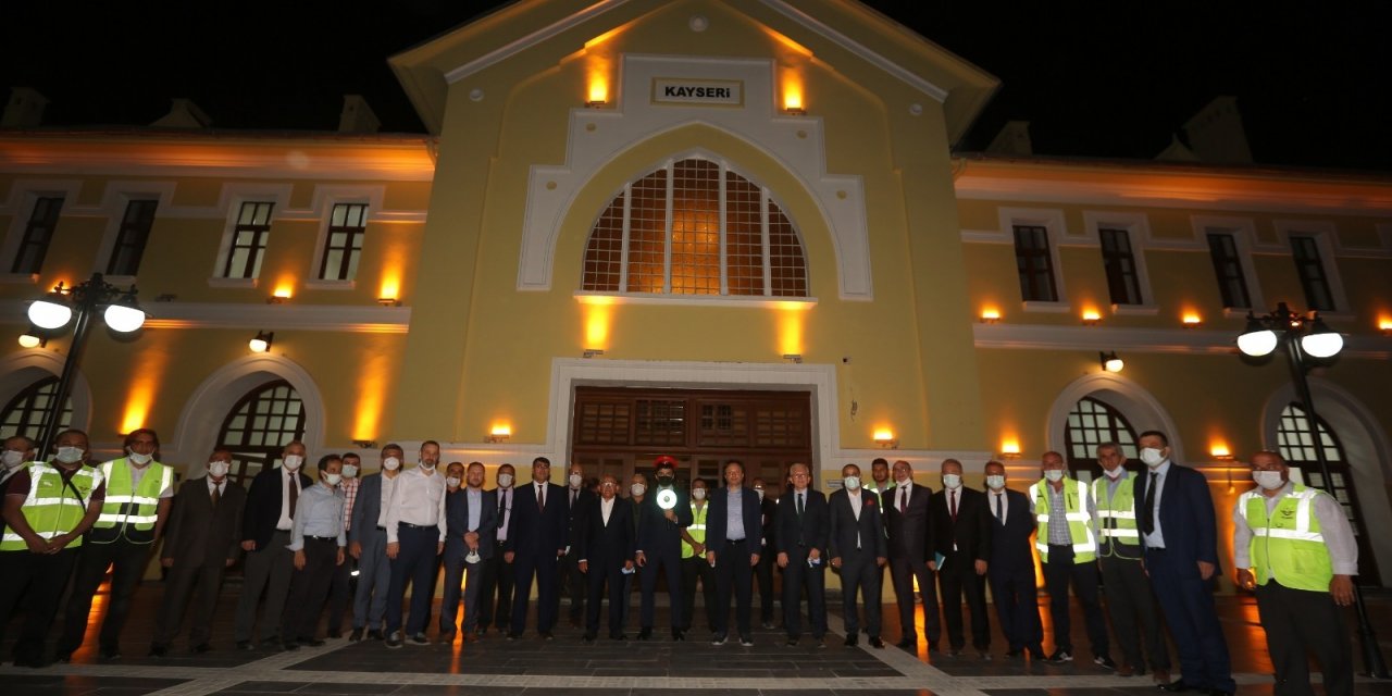 Başkan Büyükkılıç’tan tren garında gece mesaisi