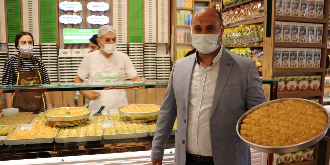 Niğde elmasından baklava ve lokum yaptılar