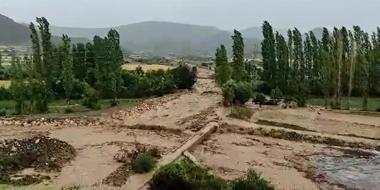 Sel sulama kanallarına zarar verdi