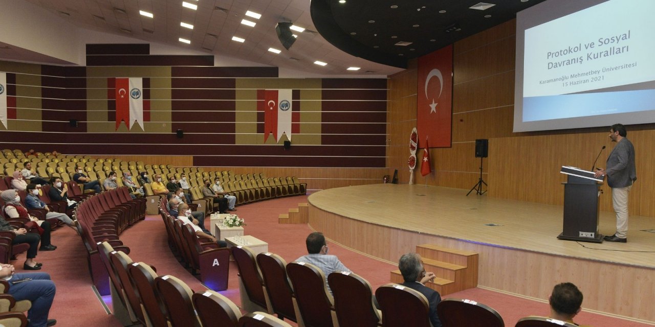 KMÜ’de protokol ve sosyal davranış kuralları eğitimi verildi