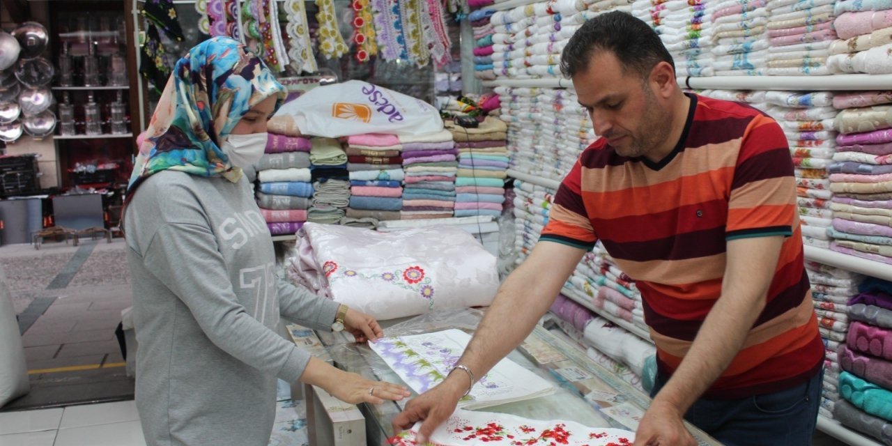 Çeyizcilerde normalleşme hareketliliği