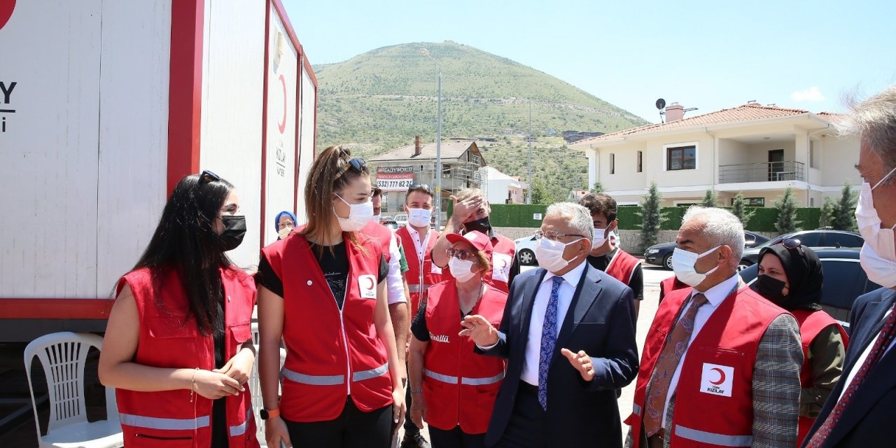 Büyükkılıç Türk Kızılay’ı hayır panayırında