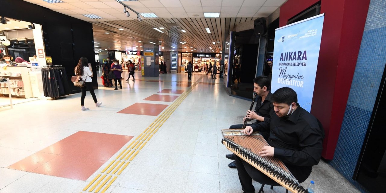 Müzisyenler ‘Mutluluk Sahneleri’ne, Başkentliler müziğe kavuştu