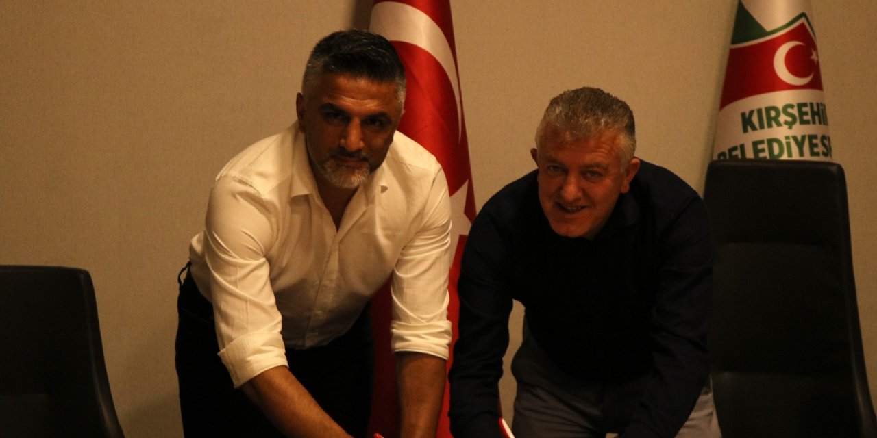 Kırşehir Belediyespor Hakkı Hocaoğlu ile anlaştı