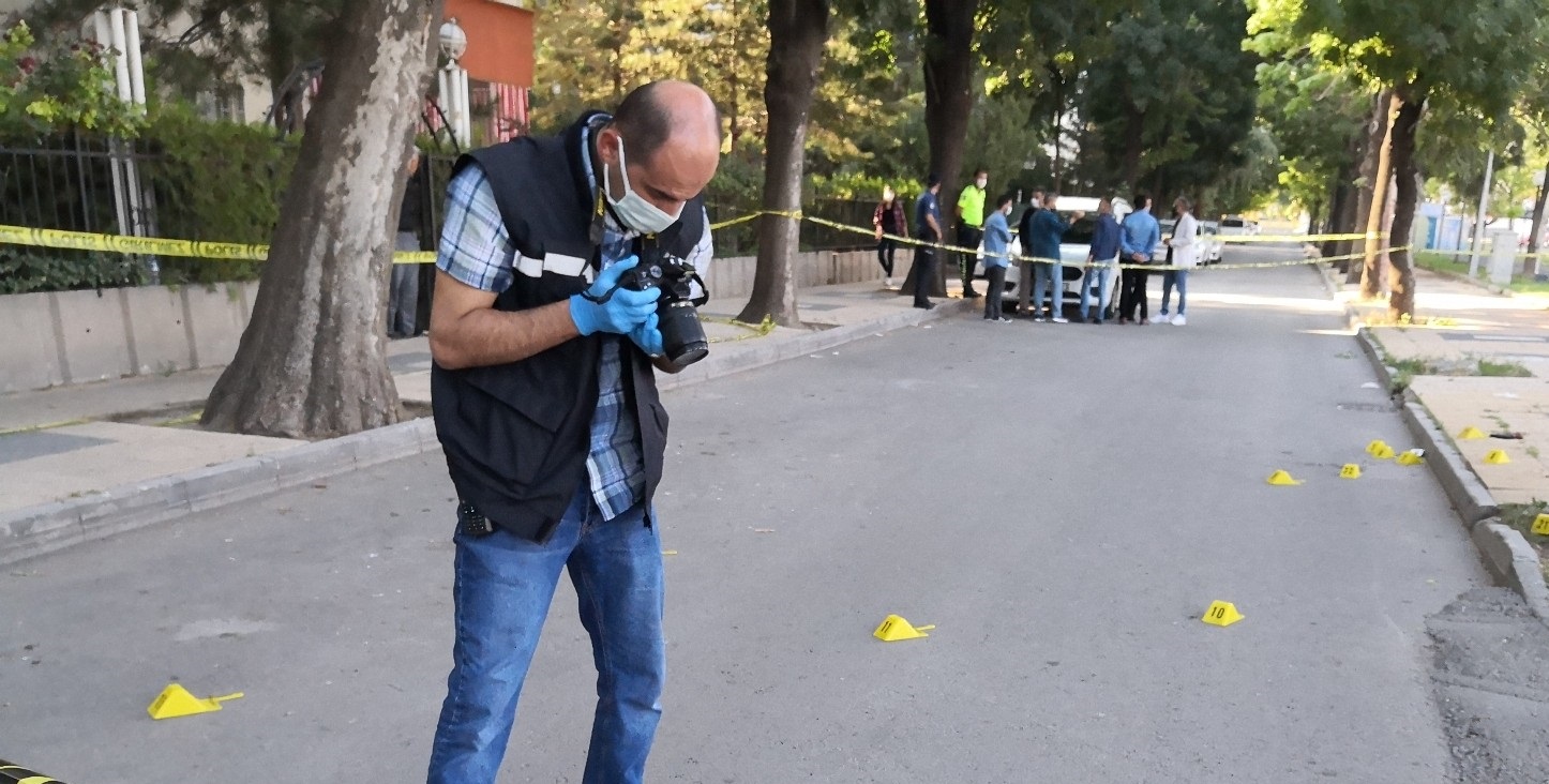 Aksaray'da Karısını Öldürüp Polisle Çatışmaya Giren Şahıs Hayatını Kaybetti