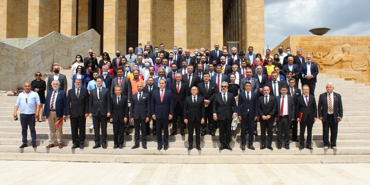 Galatasaray Başkanı Elmas ve yönetim kurulu Anıtkabir’de