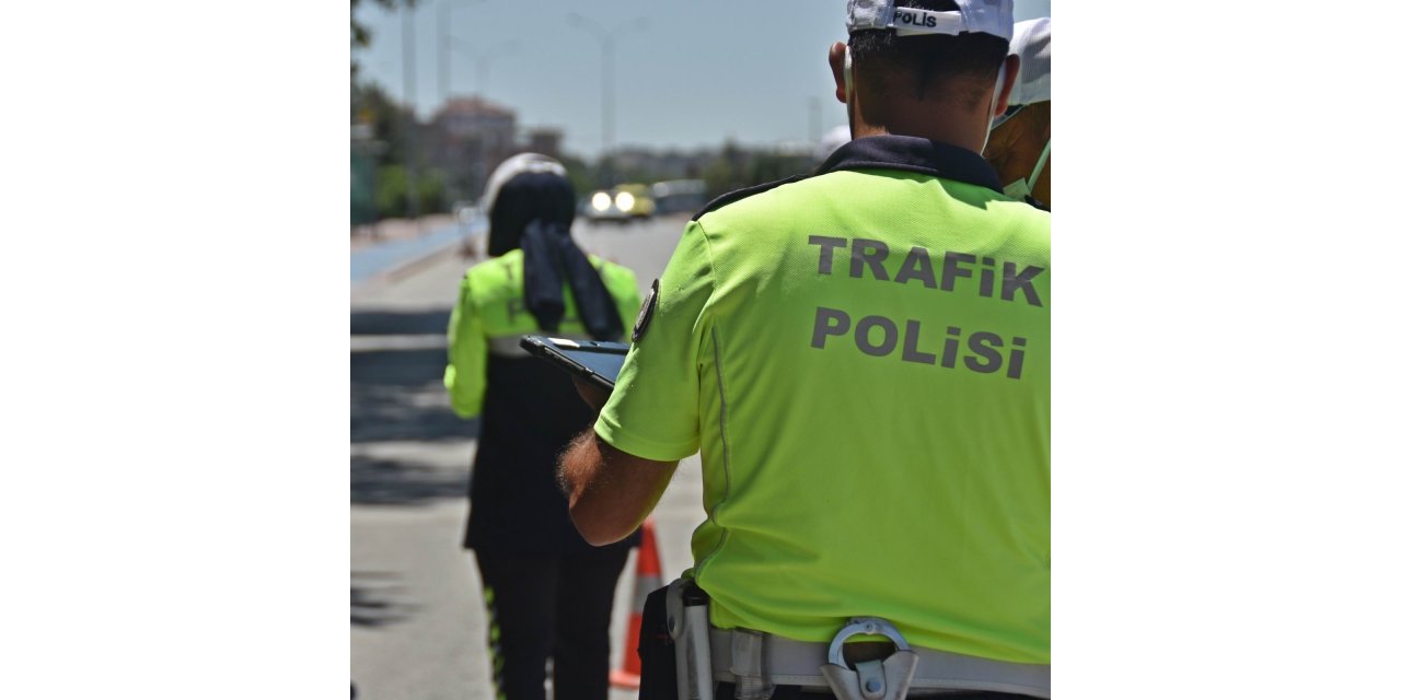 Konya’da 3 bin 989 sürücüye ceza, 100 araç trafikten men edildi