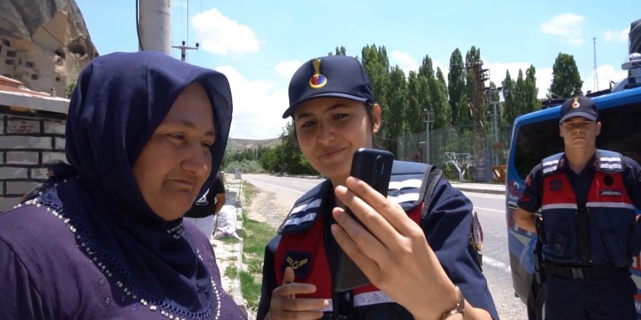 Anne ve asker oğlunun gözyaşları içinde duygulandıran görüşmesi