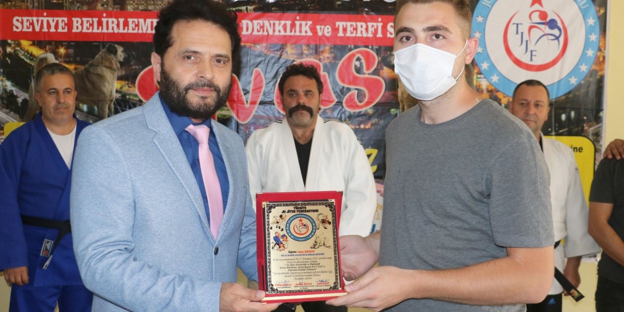 Ju Jitsu Federasyonu’ndan İHA’ya teşekkür plaketi