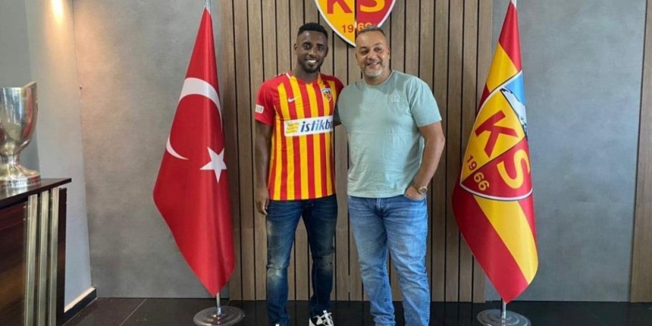 Lionel Carole formayı giydi