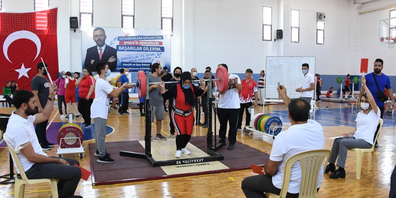 Konya’da Türkiye Görme Engelliler Halter Şampiyonası başladı