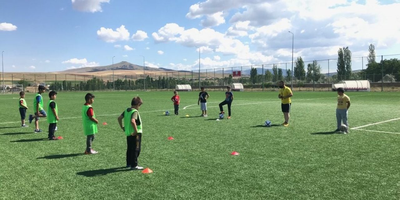 Felahiye’de futbol coşkusu