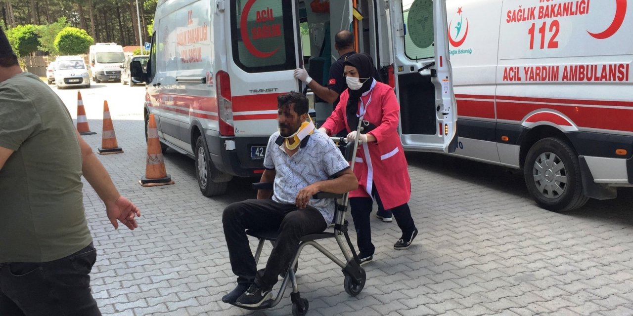 Konya’da hafif ticari araç takla attı: 4 yaralı