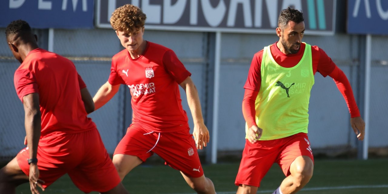 Sivasspor, Petrocub maçının taktiğini çalıştı