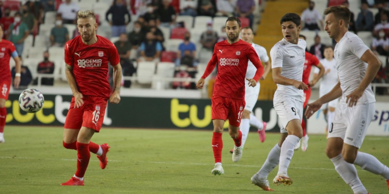 UEFA Avrupa Konferans Ligi: Sivasspor: 0 - Petrocub: 0 (Maç devam ediyor)