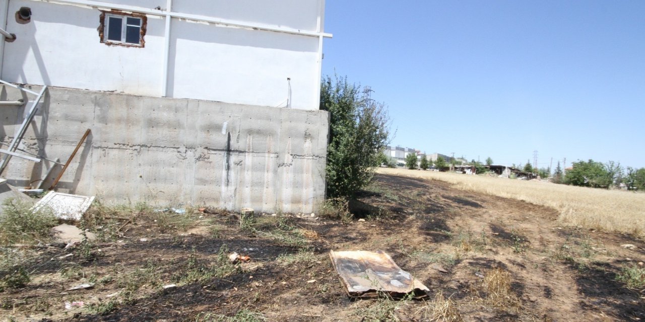 Ekili alanda çıkan yangın silah fabrikasına sıçramadan söndürüldü