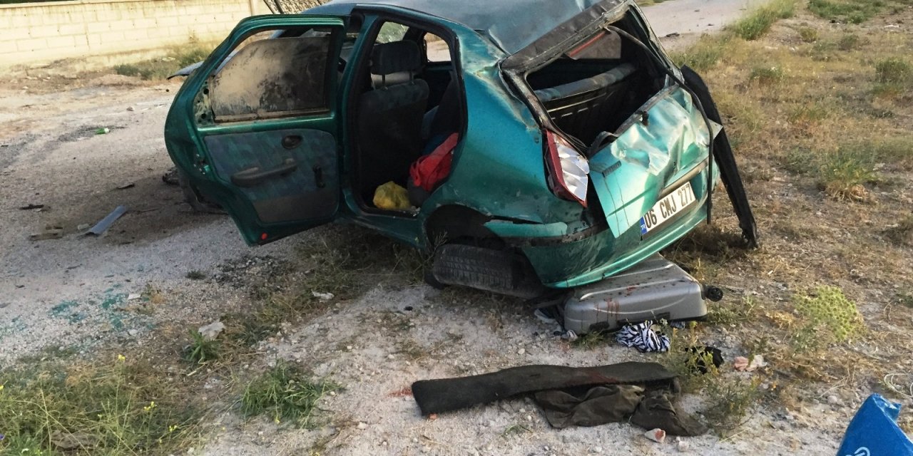 Takla atan otomobildeki çocuk öldü, 3 kişi yaralandı