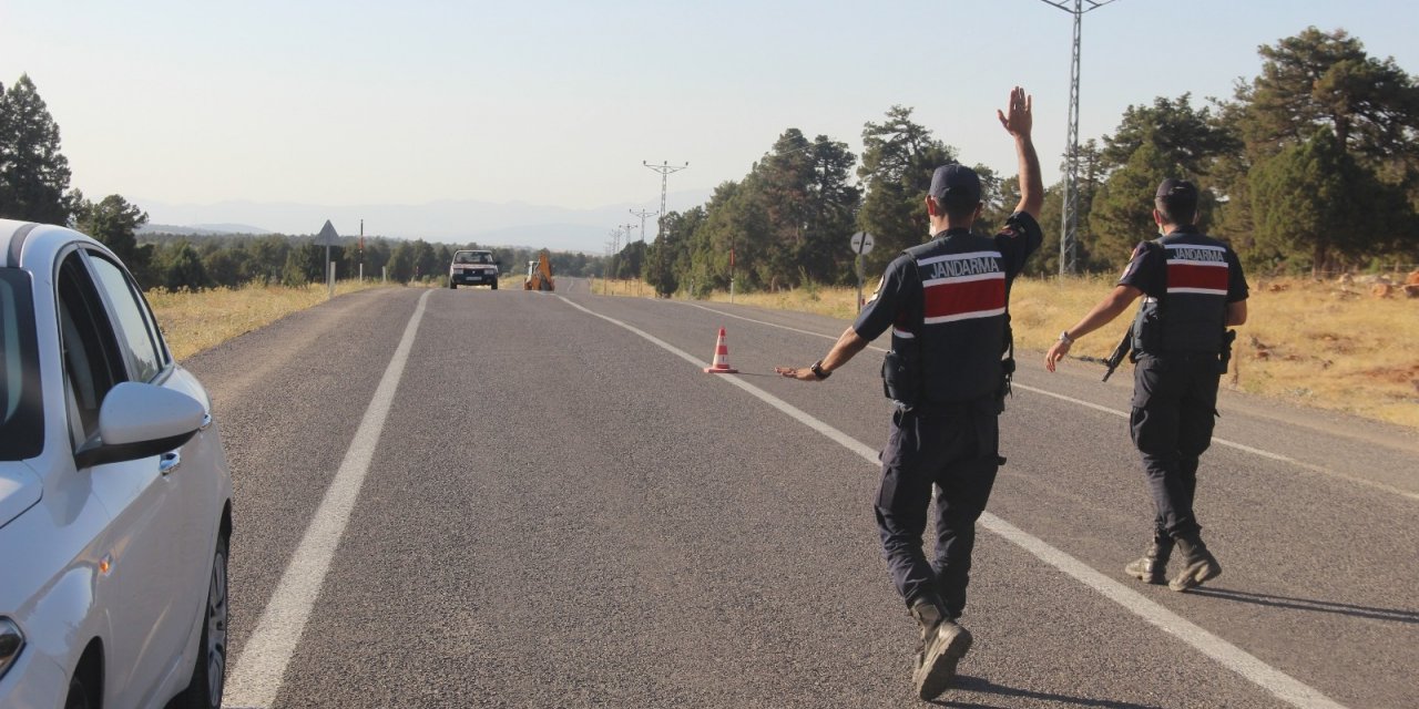 Konya’da 7 kişinin katil zanlısı arazide aranıyor