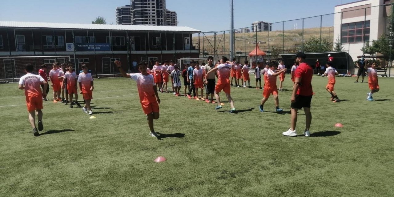 Pursaklar Belediyesinden çocuklara “Yaz Spor Okulu”