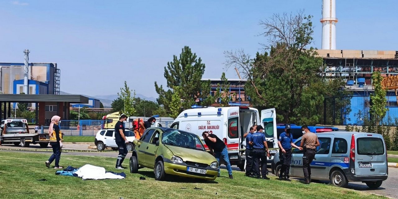 Uzman Çavuş eşini almaya giderken kazada hayatını kaybetti