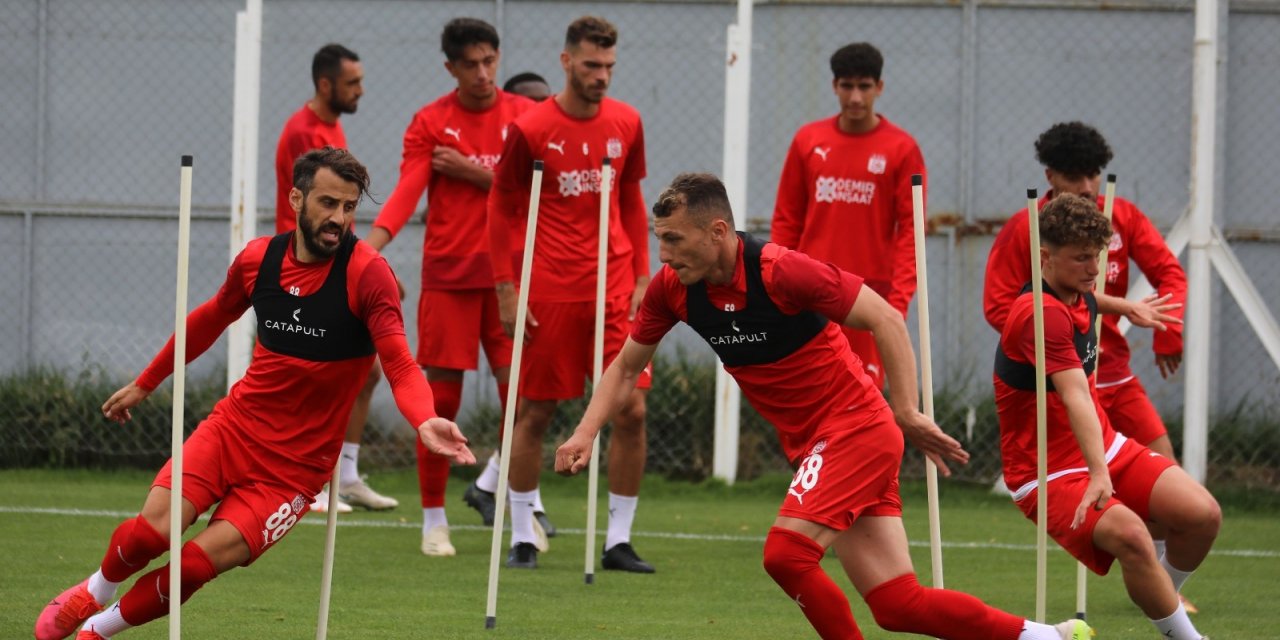 Sivasspor’da Dinamo Batumi mesaisi sürüyor