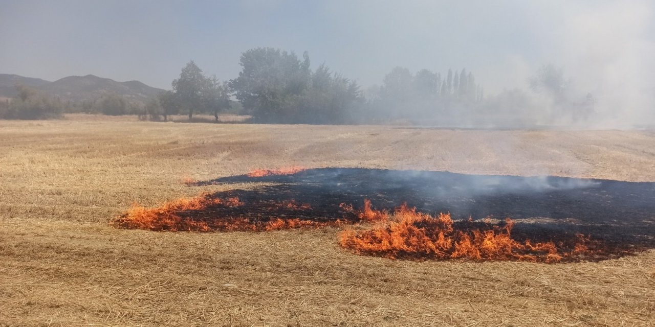 Konya’da tarlada çıkan yangın korkuttu