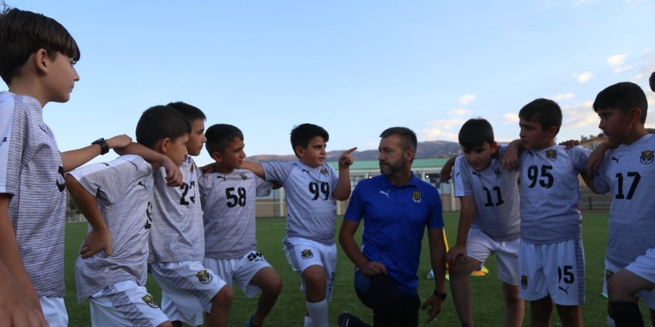 Yerköyspor teknik ekibini güçlendiriyor