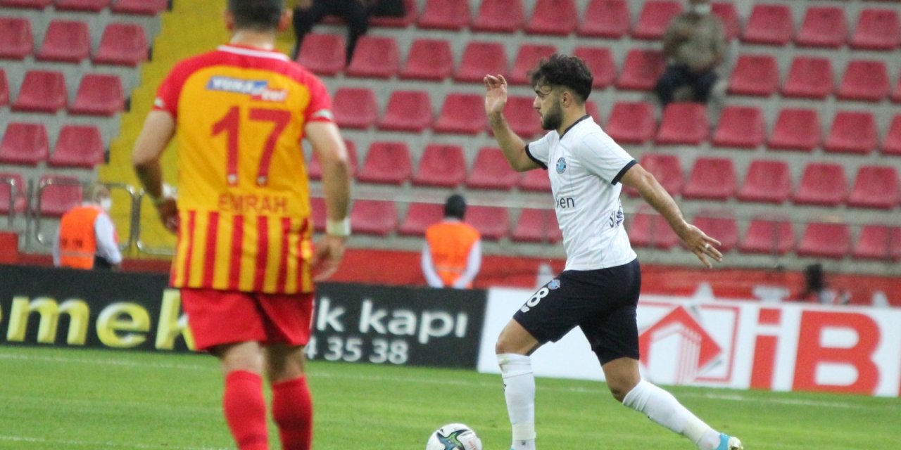 Süper Lig: Y. Kayserispor: 1 - Adana Demirspor: 0 (İlk yarı)