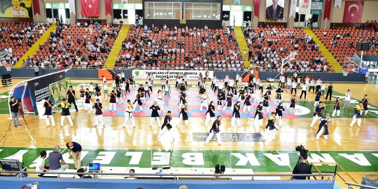 Mamaklı gençler spordaki yeteneklerini sergiledi