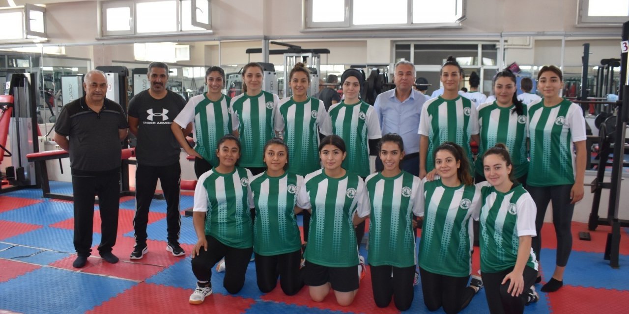 Sivas Belediyespor Hentbol Takımı idmanlara başladı