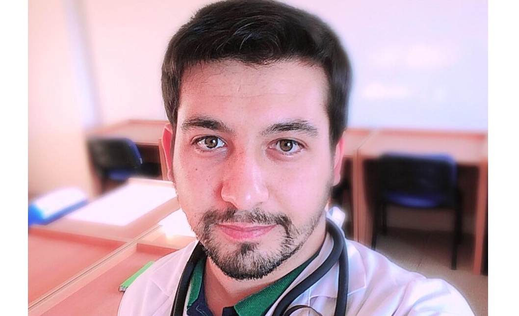 Eskilli Doktor Özgür Umay'ın okuma azmi!