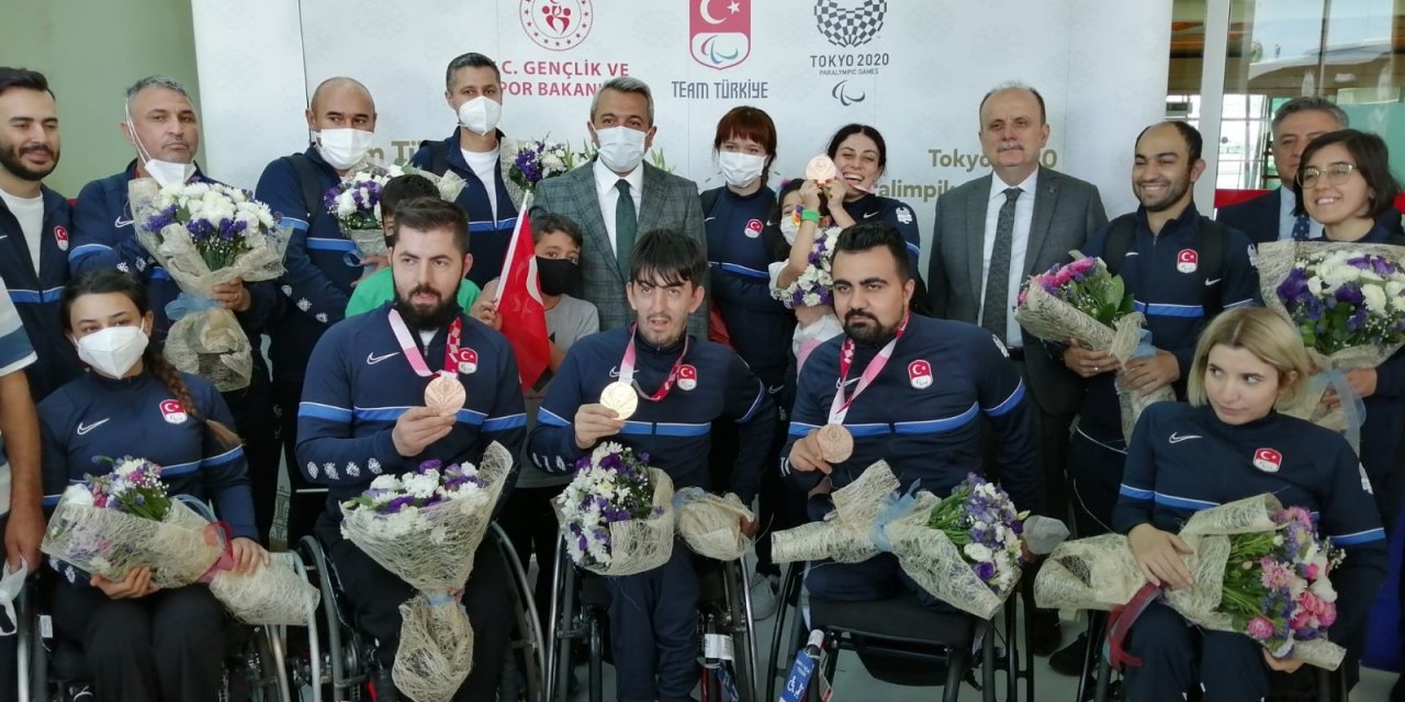 Tokyo 2020 Paralimpik Oyunları’ndan madalyayla dönen millilere coşkulu karşılama