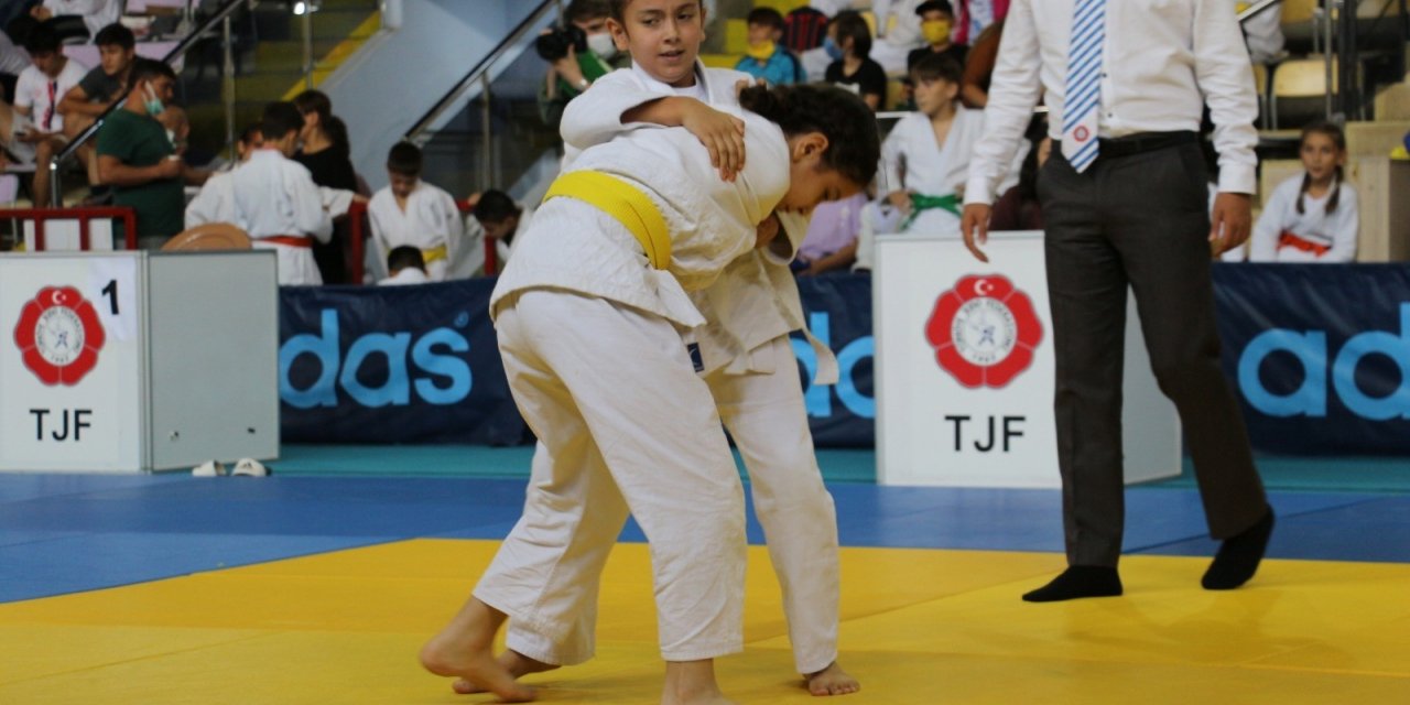 Çankırı’da judo turnuvası başladı