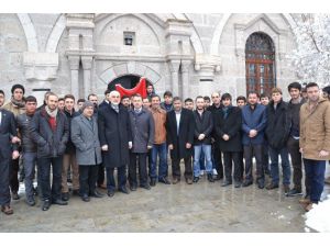 AGD Kilise Camisi’nde Namaz Kıldı