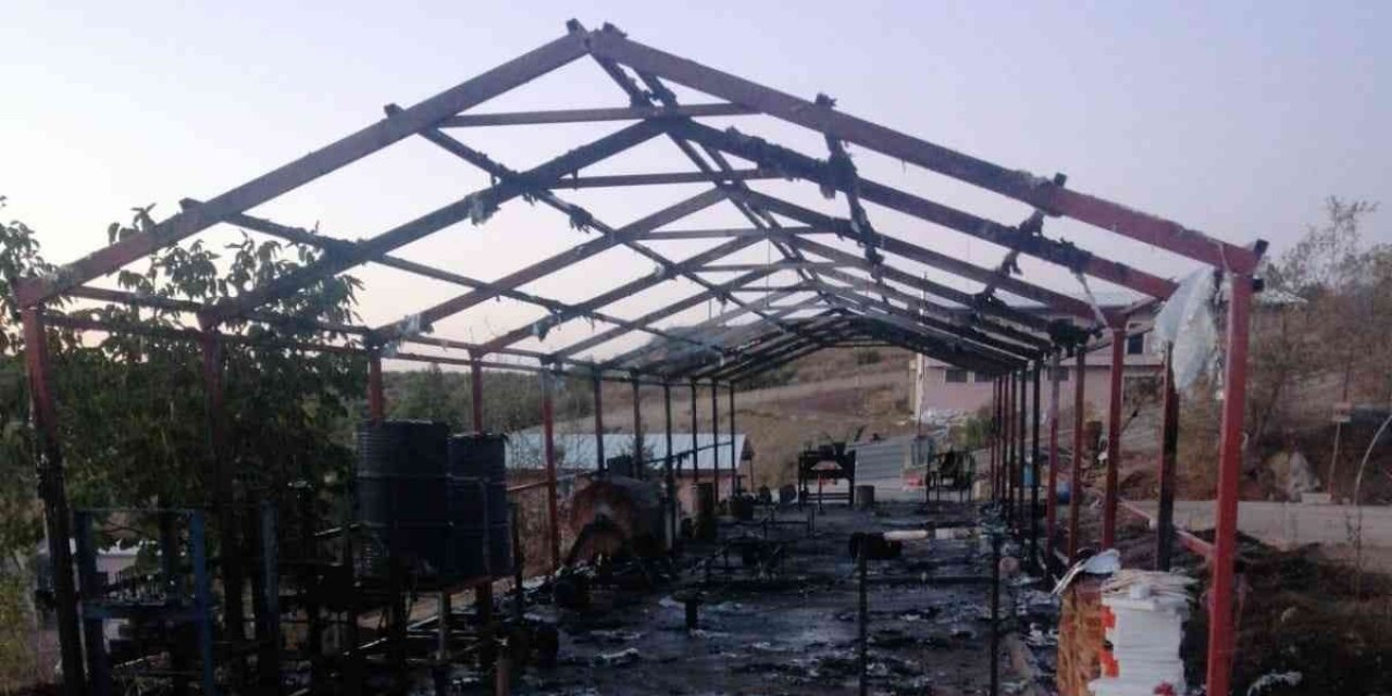 Patlayıcı Madde Fabrikasına Ait Çadırda Yangın: 2 Yaralı
