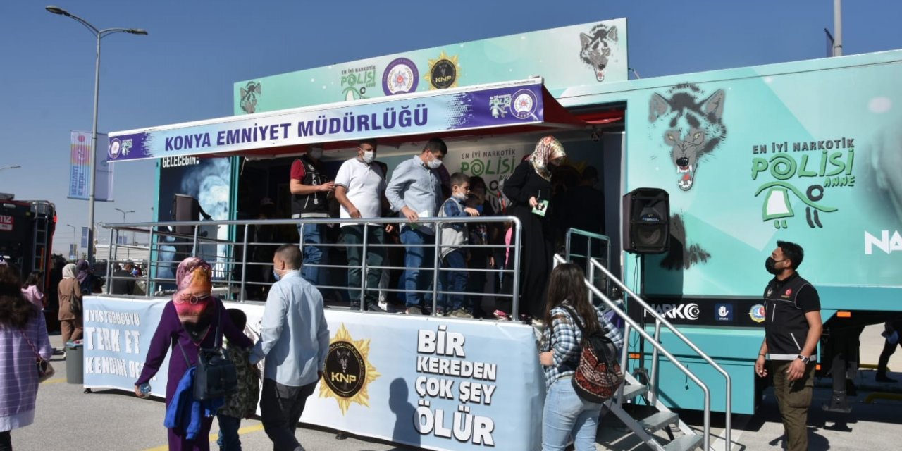 Bilim Festivali’nde Narkotır ve Emniyet Kemeri Simülasyon Aracı Yoğun İlgi Gördü