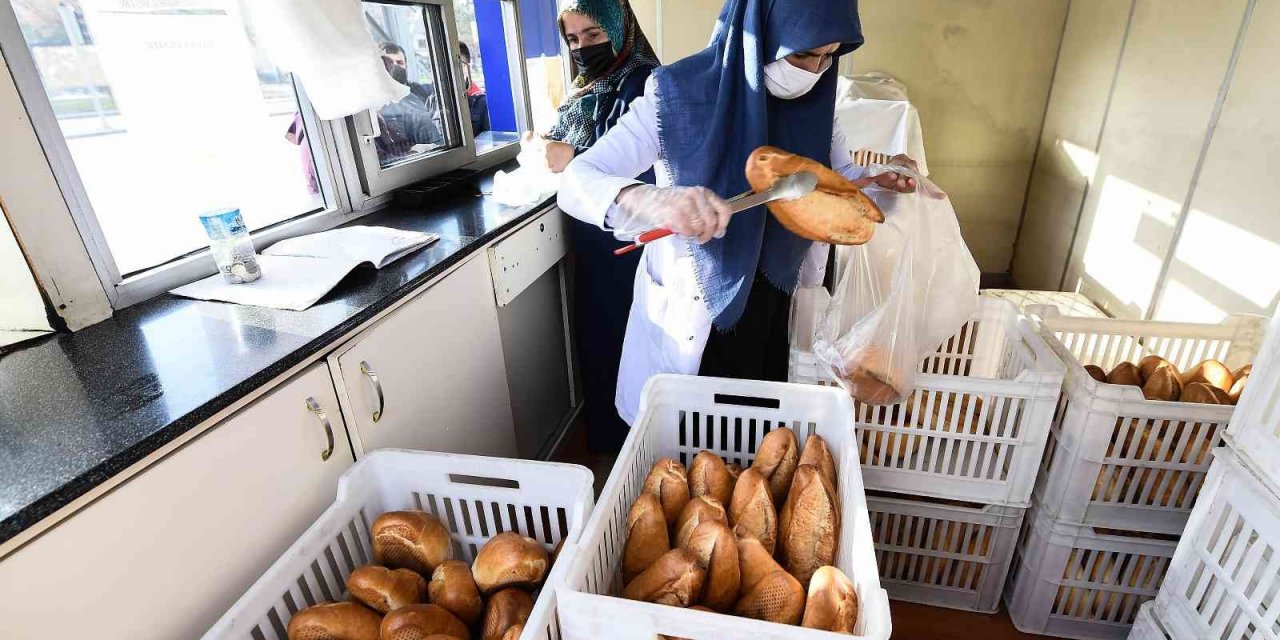 Halk Ekmek Ankara'da Mobil Araçlarla Sahada