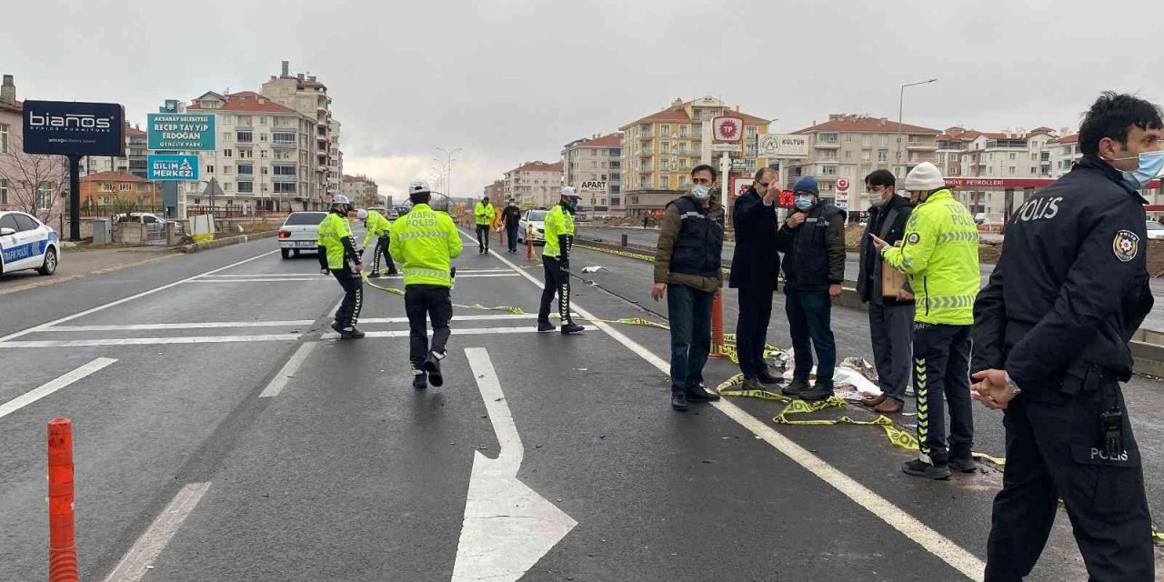 Kamyonun çarptığı kadın hayatını kaybetti