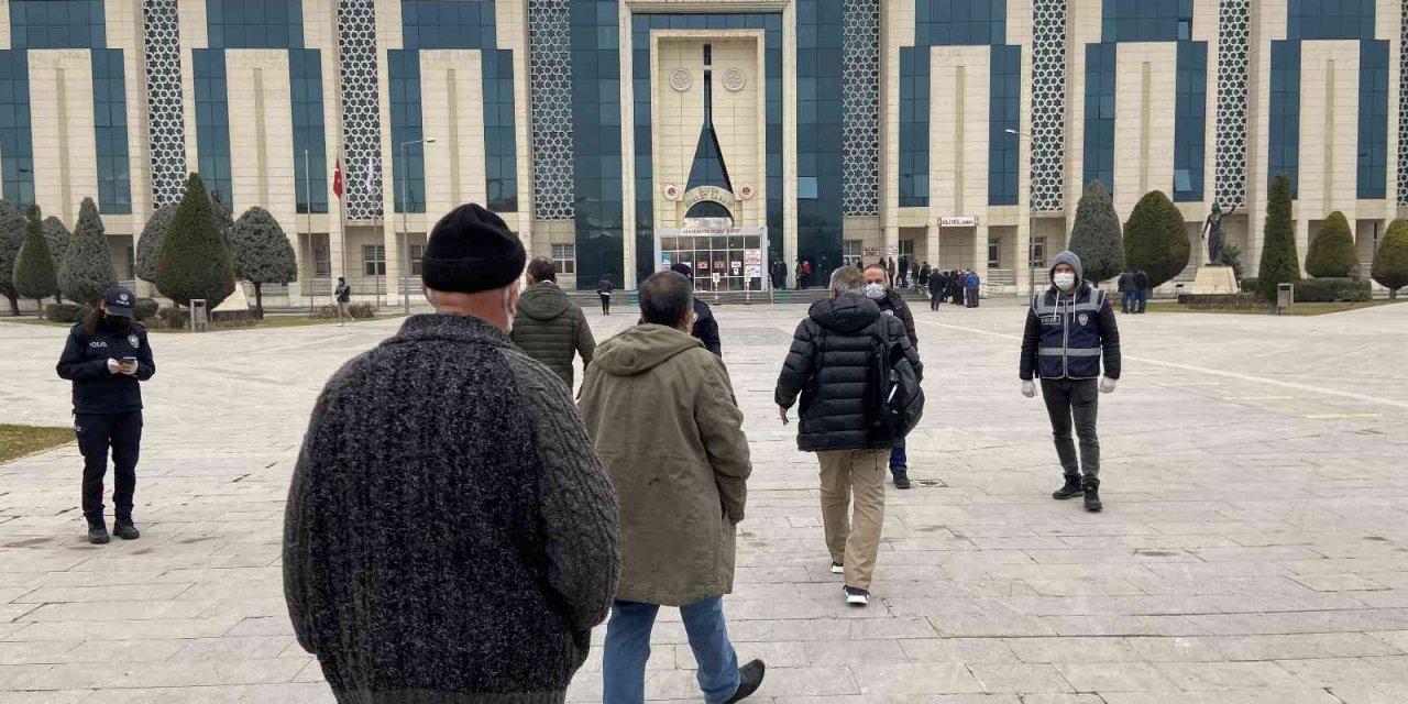 Konya’da aynı aileden 7 kişiyi öldüren katil zanlısı hakim karşısında